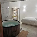Διαμέρισμα Cosy Avec *